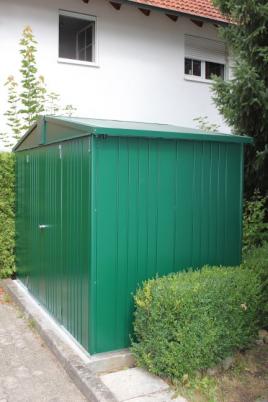 Huette im Garten